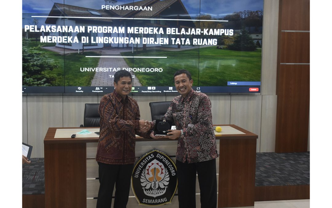 UNDIP Received Award from Ministry of ATR/BPN