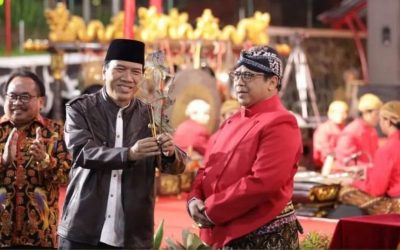 The “Irawan Takon Bapa” Wayang Show Enlivened the 66th Anniversary of FH Undip