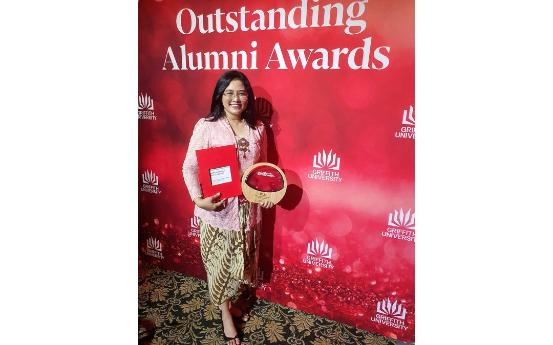 Profesor Dian Ratna Sawitri Menangkan Griffith Health’s 2023 Outstanding International Alumnus Award