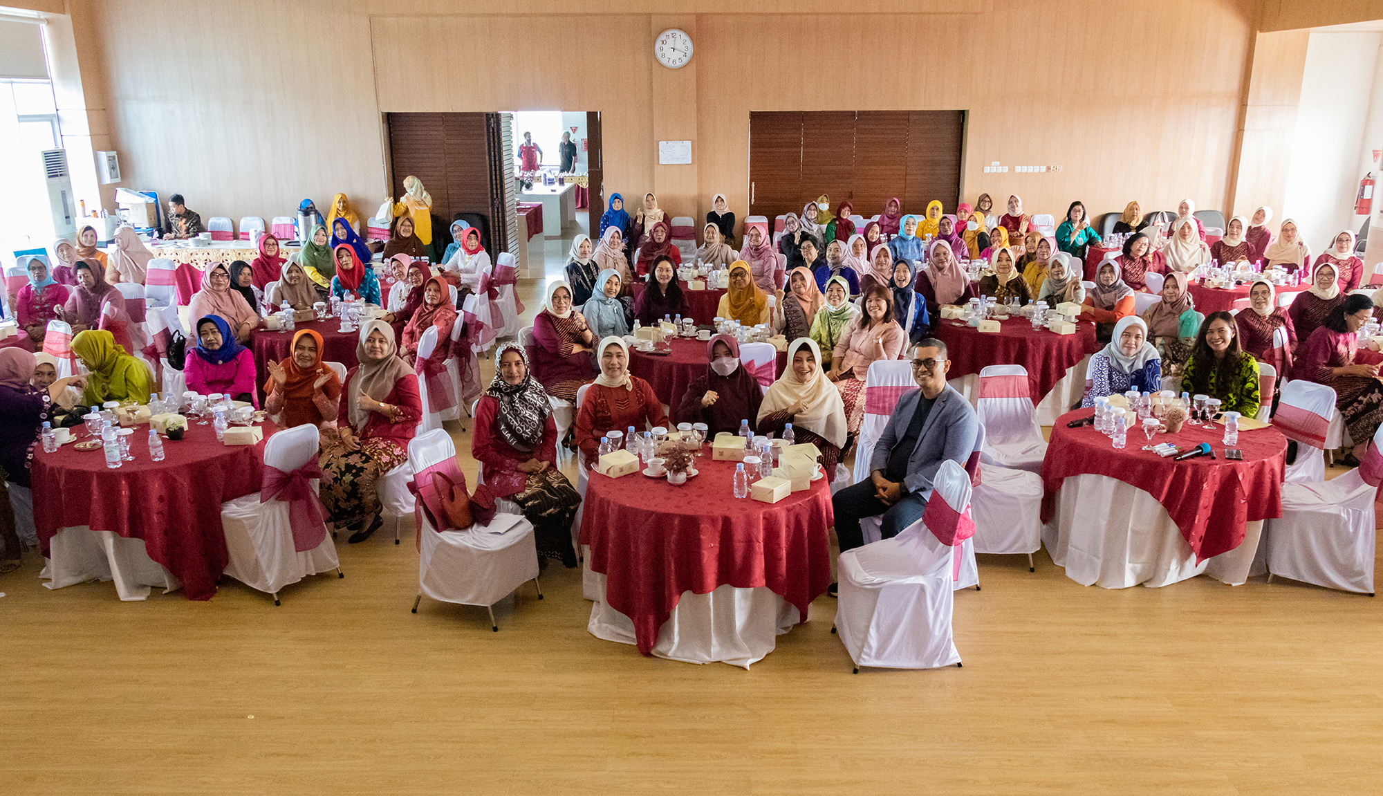 Peringati Hari Ibu Ke – 95, DWP UNDIP Menyelenggarakan Capacity Building Bertema “Ibu Sehat, Cerdas, dan Bijaksana Sebagai Pilar Keluarga dan Bangsa Sejahtera” 4 MG 9294