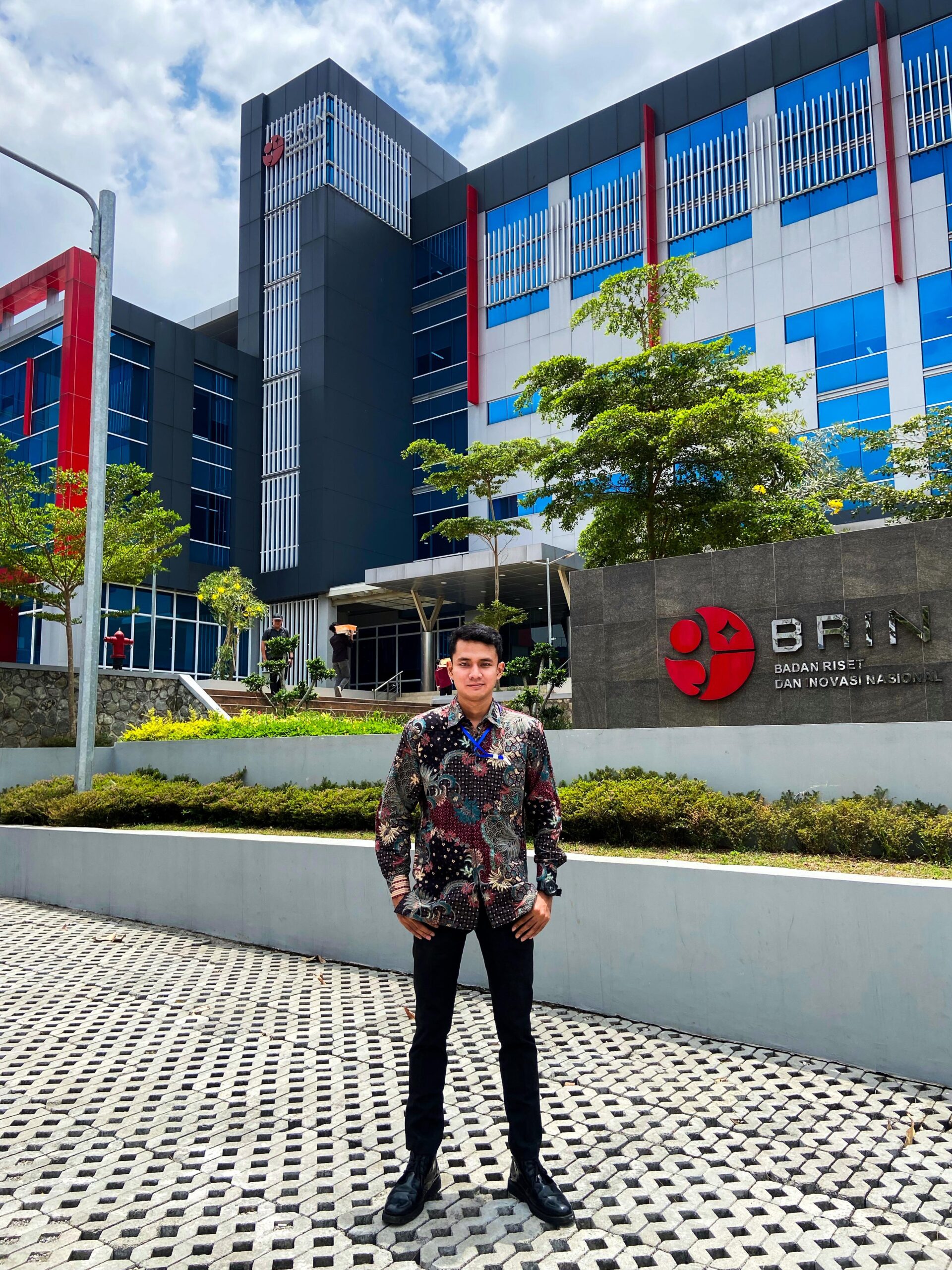 Guntur Awaludin (Mahasiswa FT UNDIP) Raih Best Presenter Award Di Ajang 11th IC3INA 2024