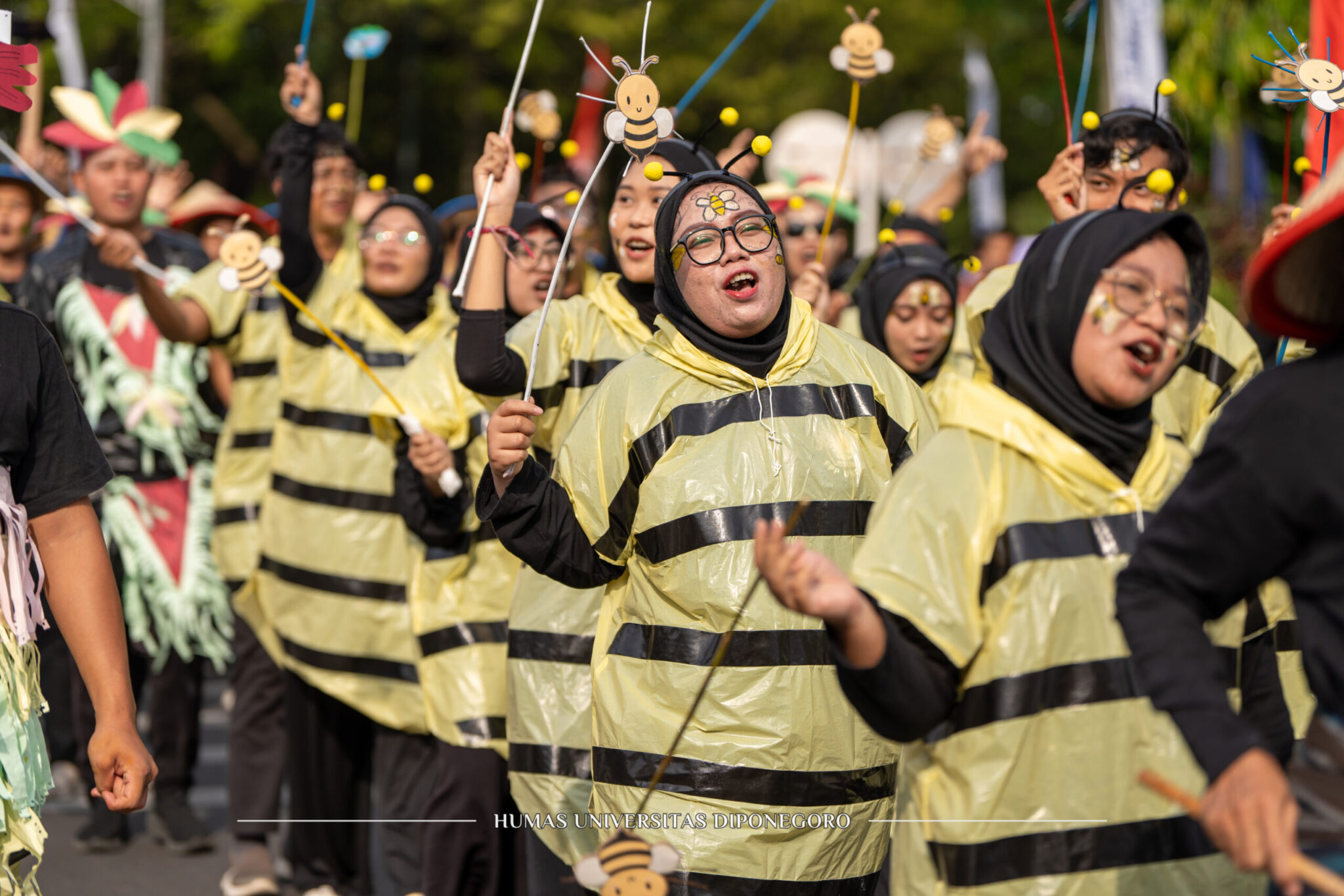 Kemeriahan Lomba Karnaval dan Yel -Yel Semarakkan Perayaan Dies Natalis Ke-67 UNDIP