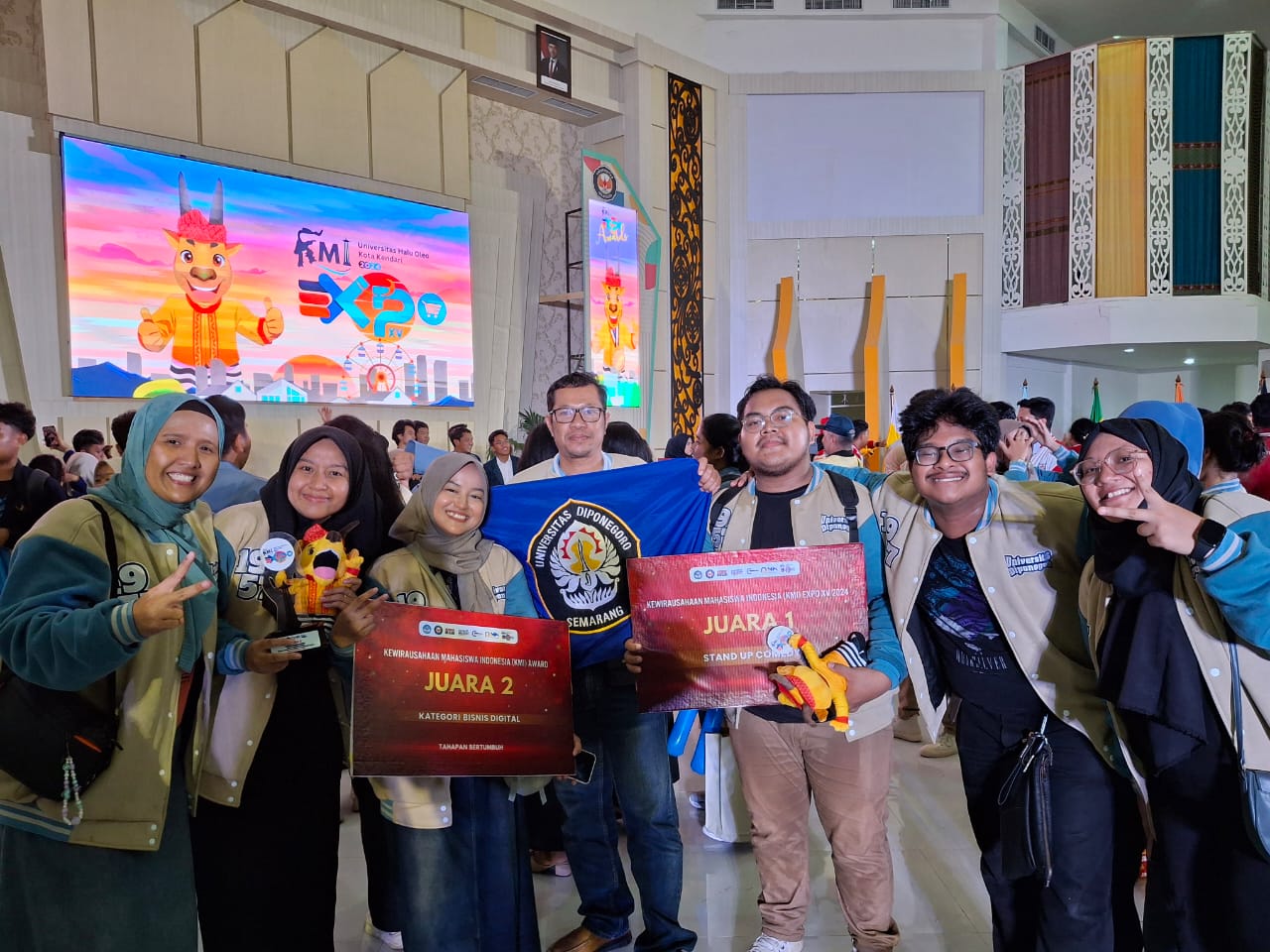 Wakili UNDIP, Tim BelajarSini.com Sukses Sabet Juara 2 Kategori Bisnis Digital di KMI Expo XV 2024 2 Wakili UNDIP, Tim BelajarSini.com Sukses Sabet Juara 2 Kategori Bisnis Digital di KMI Expo XV 2024