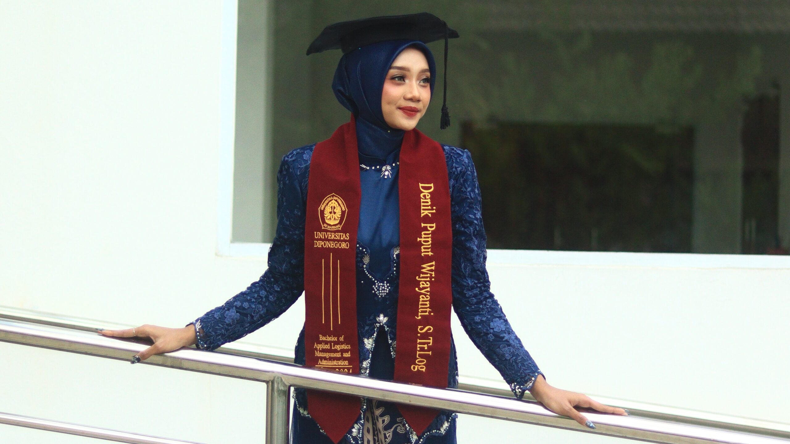 Denik, Wisudawan SV UNDIP: Basket dan Akademik