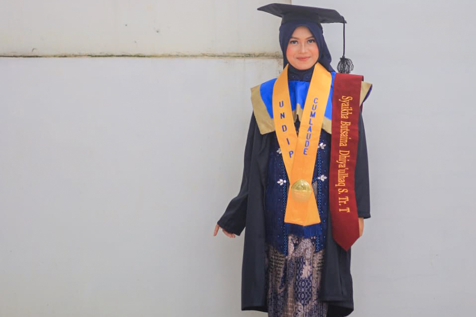 Cerita Syaikha Wisudawan SV UNDIP, Berprestasi Digaet 4 Perusahaan dalam Sebulan
