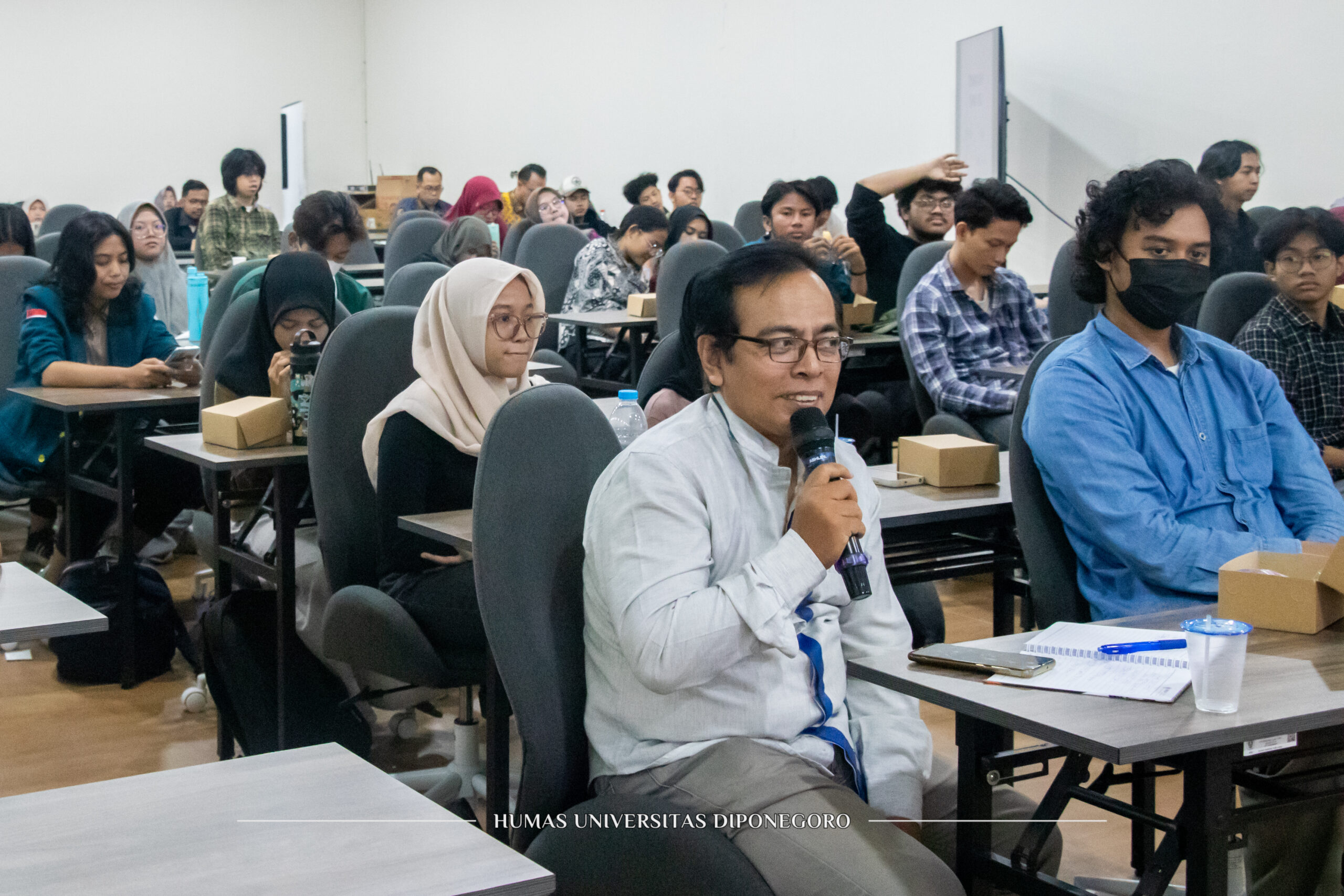 UPT Perpustakaan dan UNDIP Press Mengupas Peran Standardisasi dan Standar dalam Pendidikan dan Bisnis