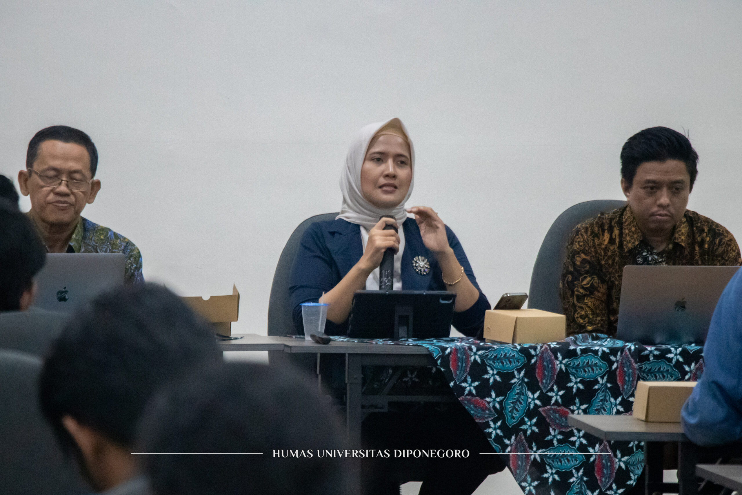 UPT Perpustakaan dan UNDIP Press Mengupas Peran Standardisasi dan Standar dalam Pendidikan dan Bisnis