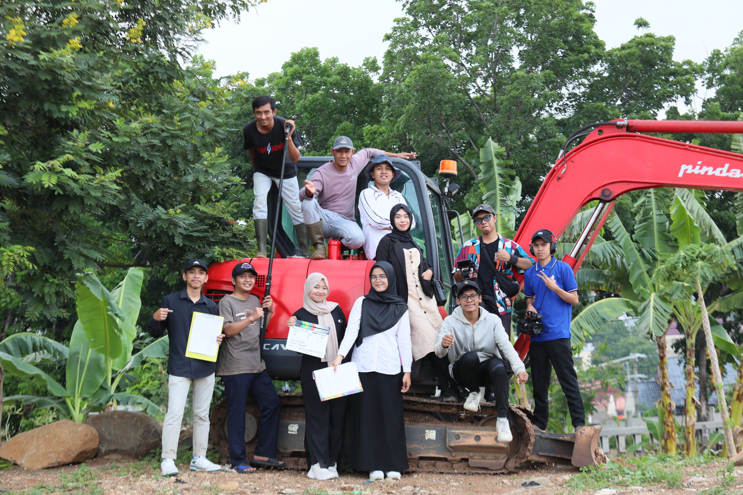 Sinergi UNDIP TV dan Mahasiswa Berbuah Manis Raih Juara 2 Festival Film Pendek TVRI Jawa Barat