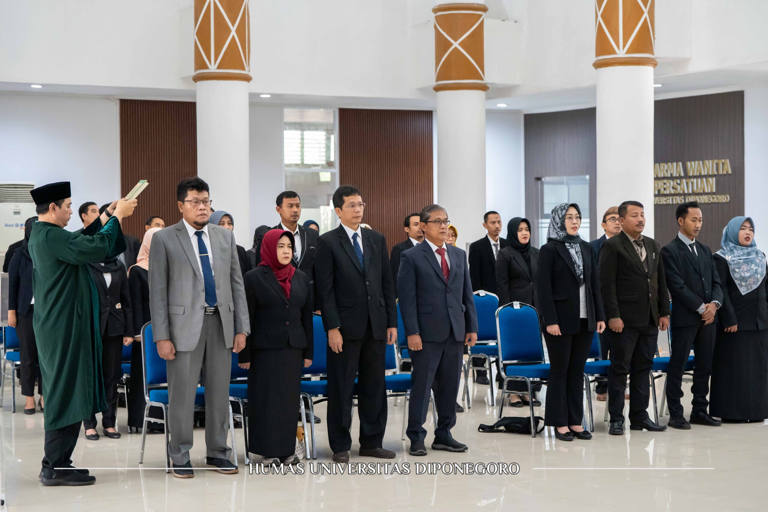 Lantik Pejabat Baru, Rektor UNDIP Ajak Fokus pada Evaluasi dan Peningkatan Kualitas Pendidikan