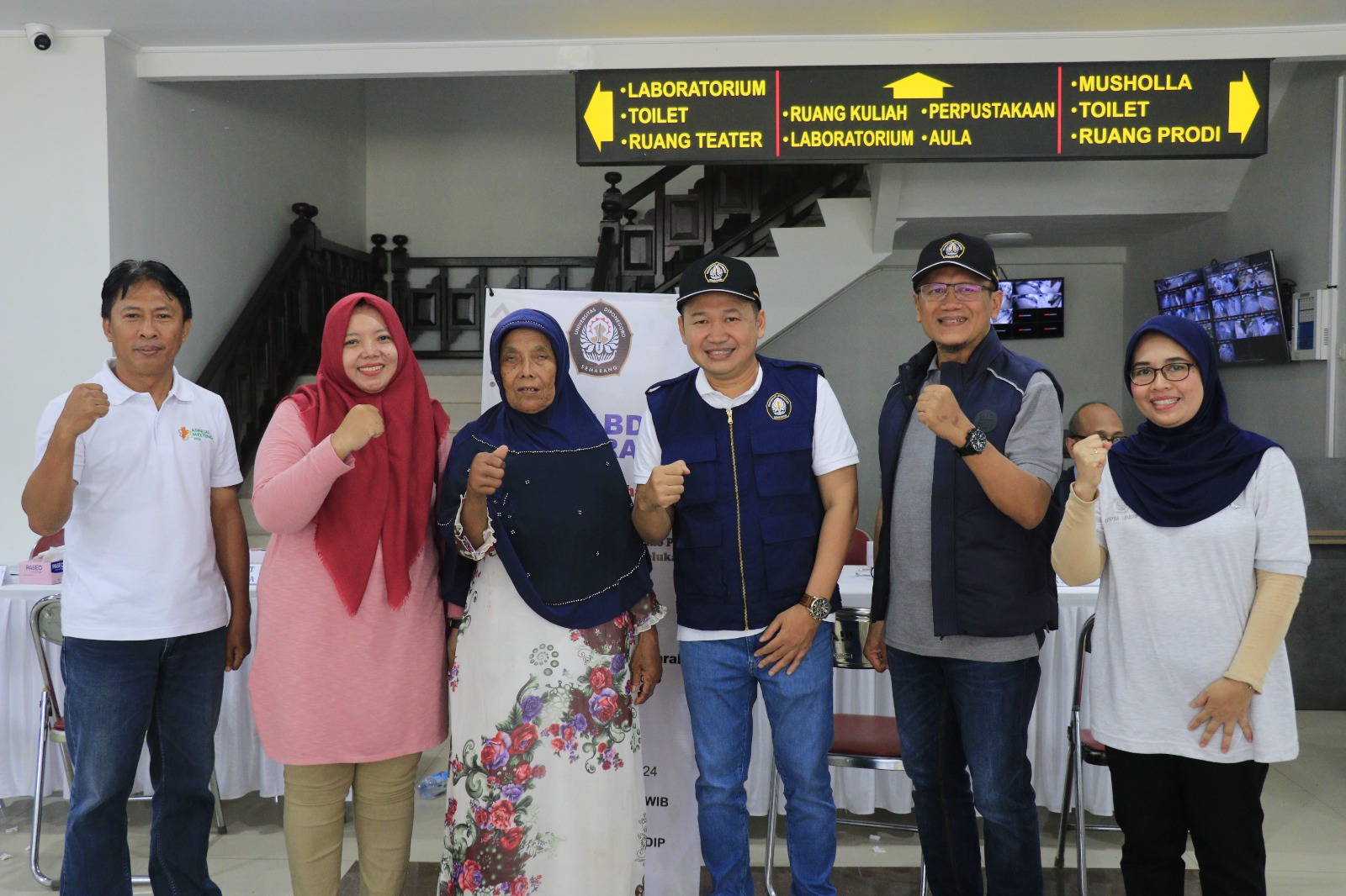 Ratusan Warga Teluk Awur Mendapat Pengobatan Gratis dari Universitas Diponegoro